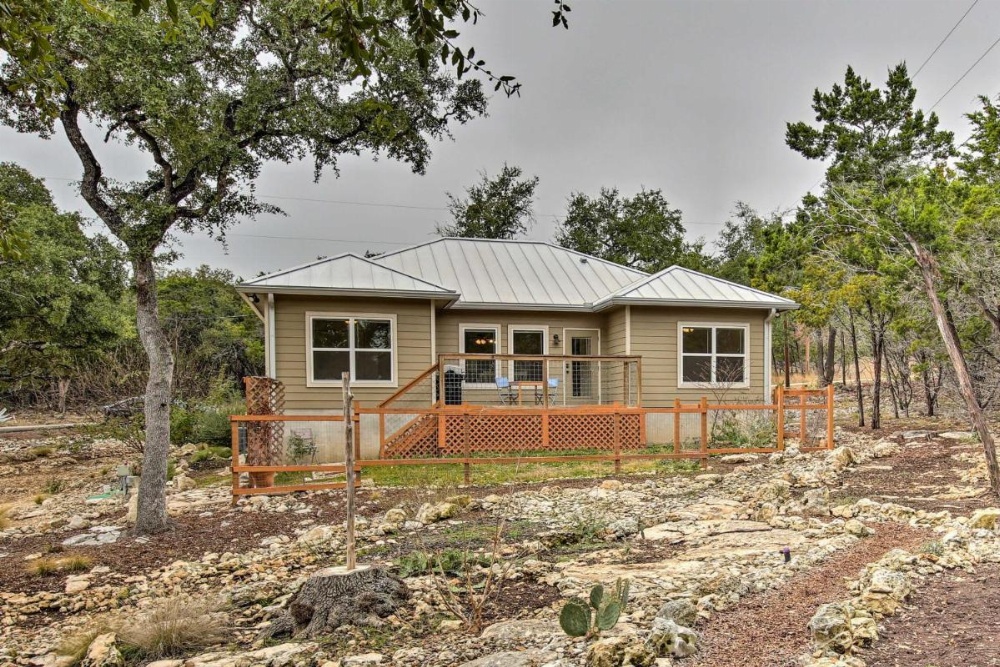 Pet-Friendly Home: 8 Mi to Canyon Lake Marina Image 10