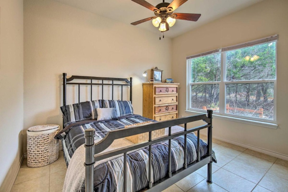 Pet-Friendly Home: 8 Mi to Canyon Lake Marina Image 17