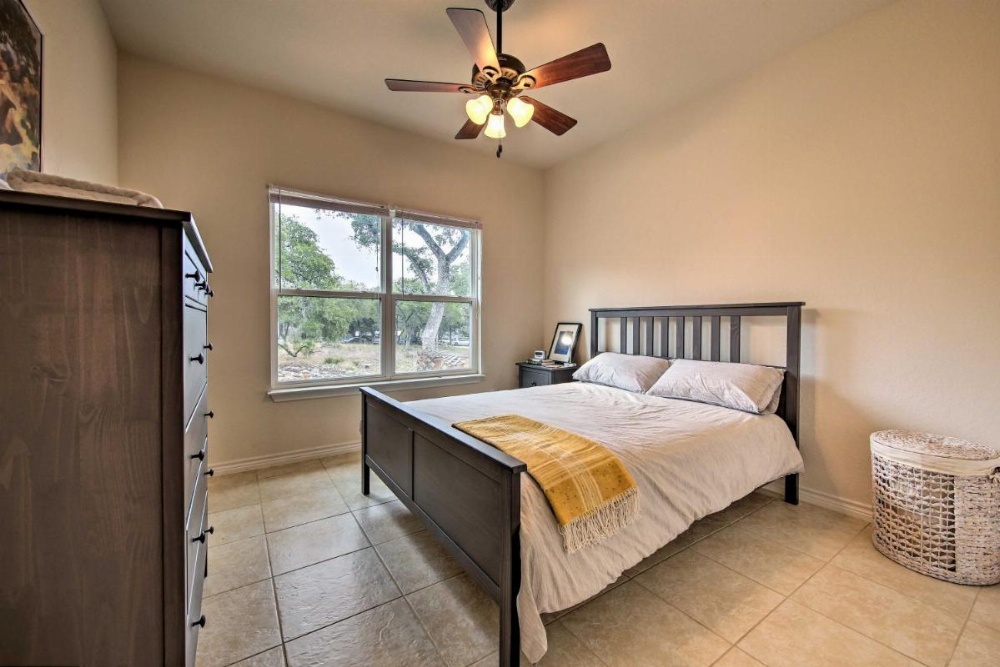 Pet-Friendly Home: 8 Mi to Canyon Lake Marina Image 19