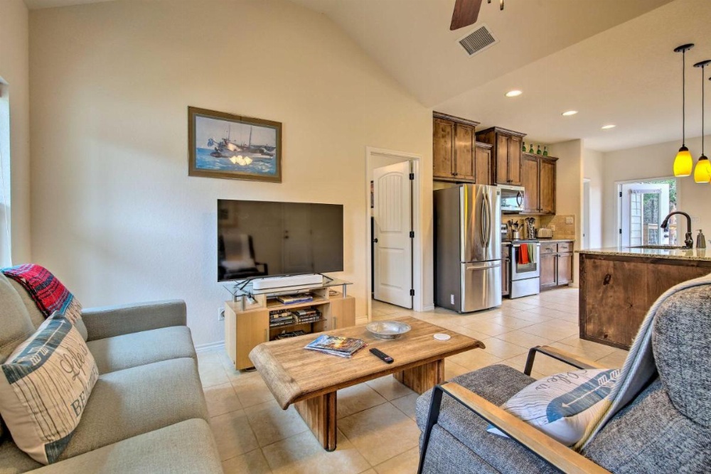 Pet-Friendly Home: 8 Mi to Canyon Lake Marina Image 20