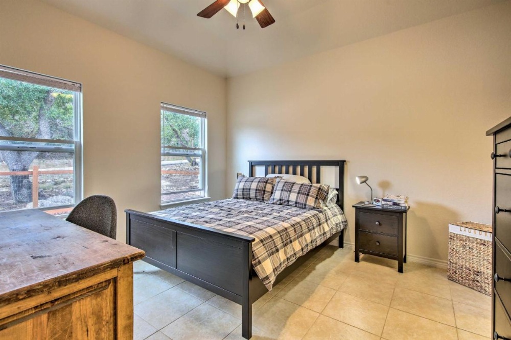 Pet-Friendly Home: 8 Mi to Canyon Lake Marina Image 22